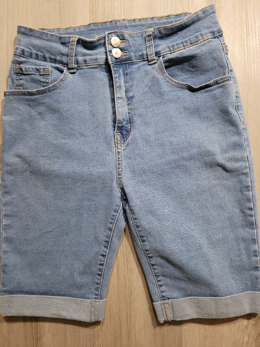 Women's NoName Bermuda Shorts